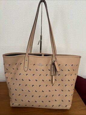 Coach large butterfly cut out tote in nude with big hang tags